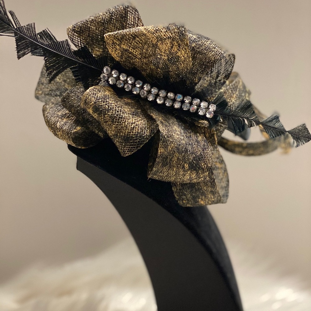 Gabriela Dror fascinator